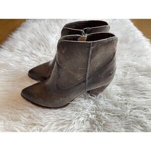 Frye Size 6 Renee Brown Gray Seam Short Distressed Burnished Leather NWOB